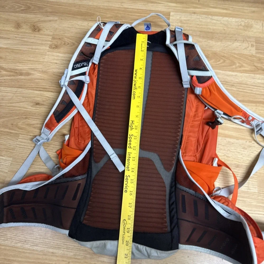 Osprey Talon 22 Backpack Orange Hiking Camping Medium/large